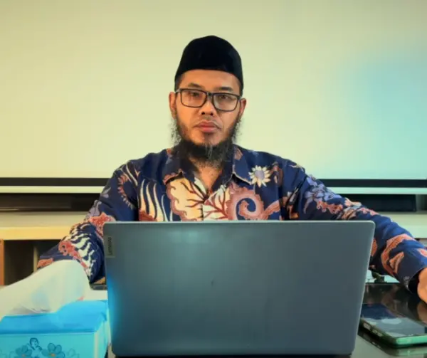 Dr. Solahudin
